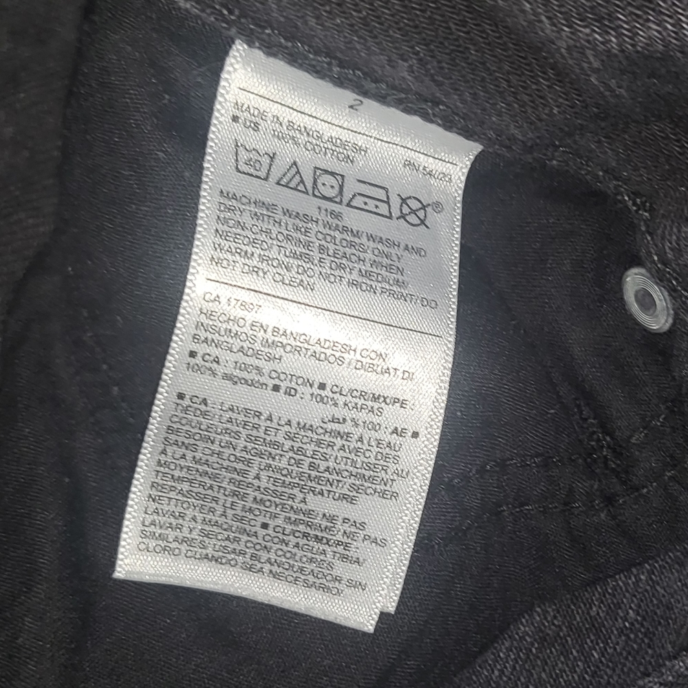 OLD NAVY Distressed Jean Shorts - Picture 5 of 6